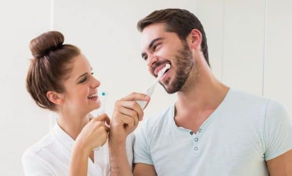 Higienização dentária, dos implantes e dos aparelhos